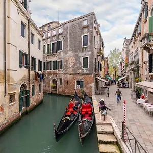 loft-san-stae-18-27.hotelinveneto.com/